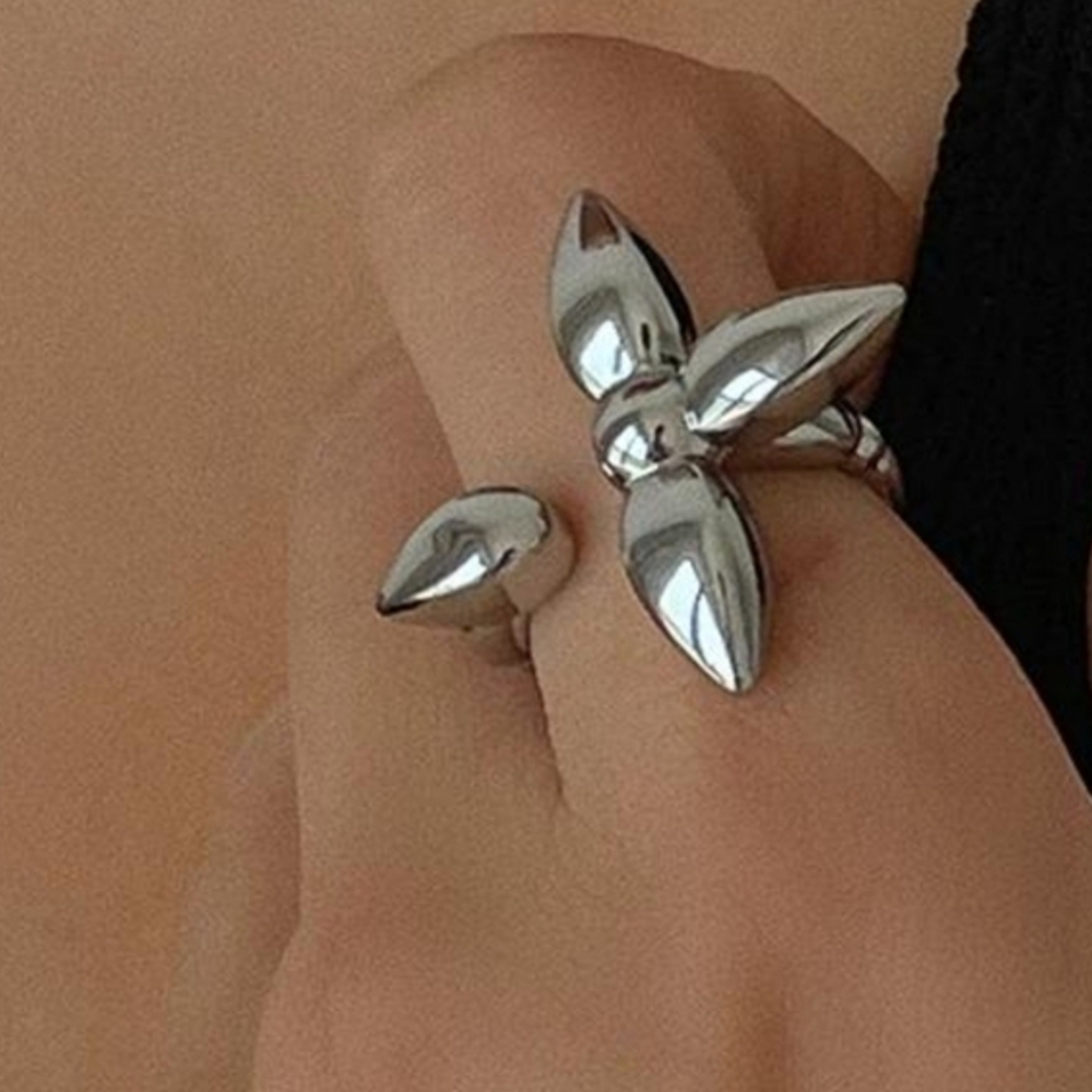 Elgant Silver Ring